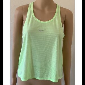 NIKE PRO Dri- Fit Tank Top Sportswear’s women’s Sz Small Petite, DA0528